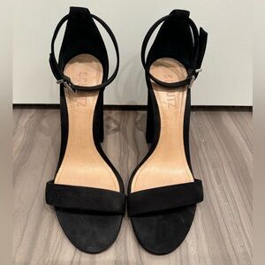 EUC Schutz Enida Strappy Sandal size 7